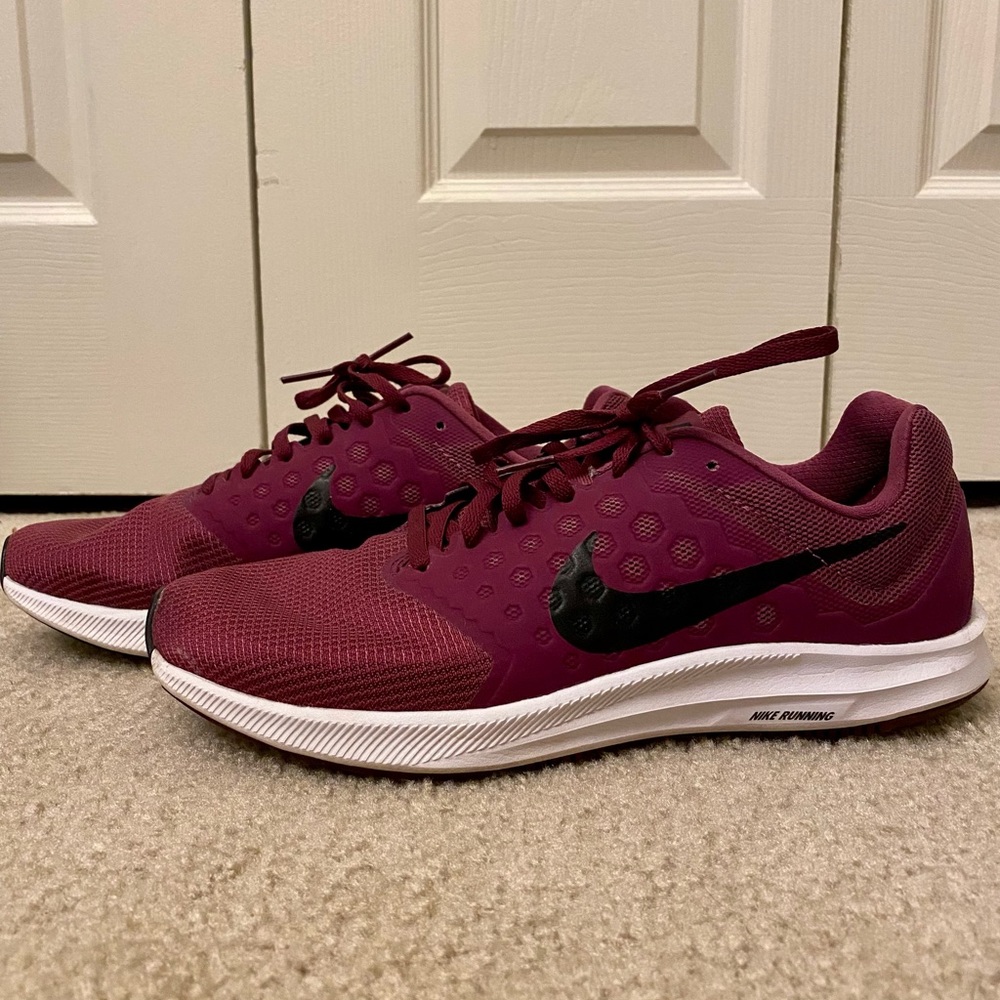 Women’s Nike sneakers